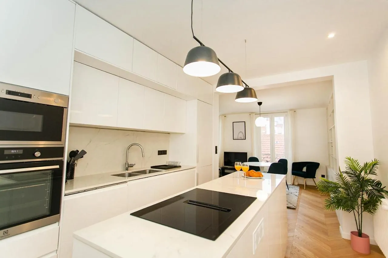 St Lazare & Madeleine - City Apartment Paříž