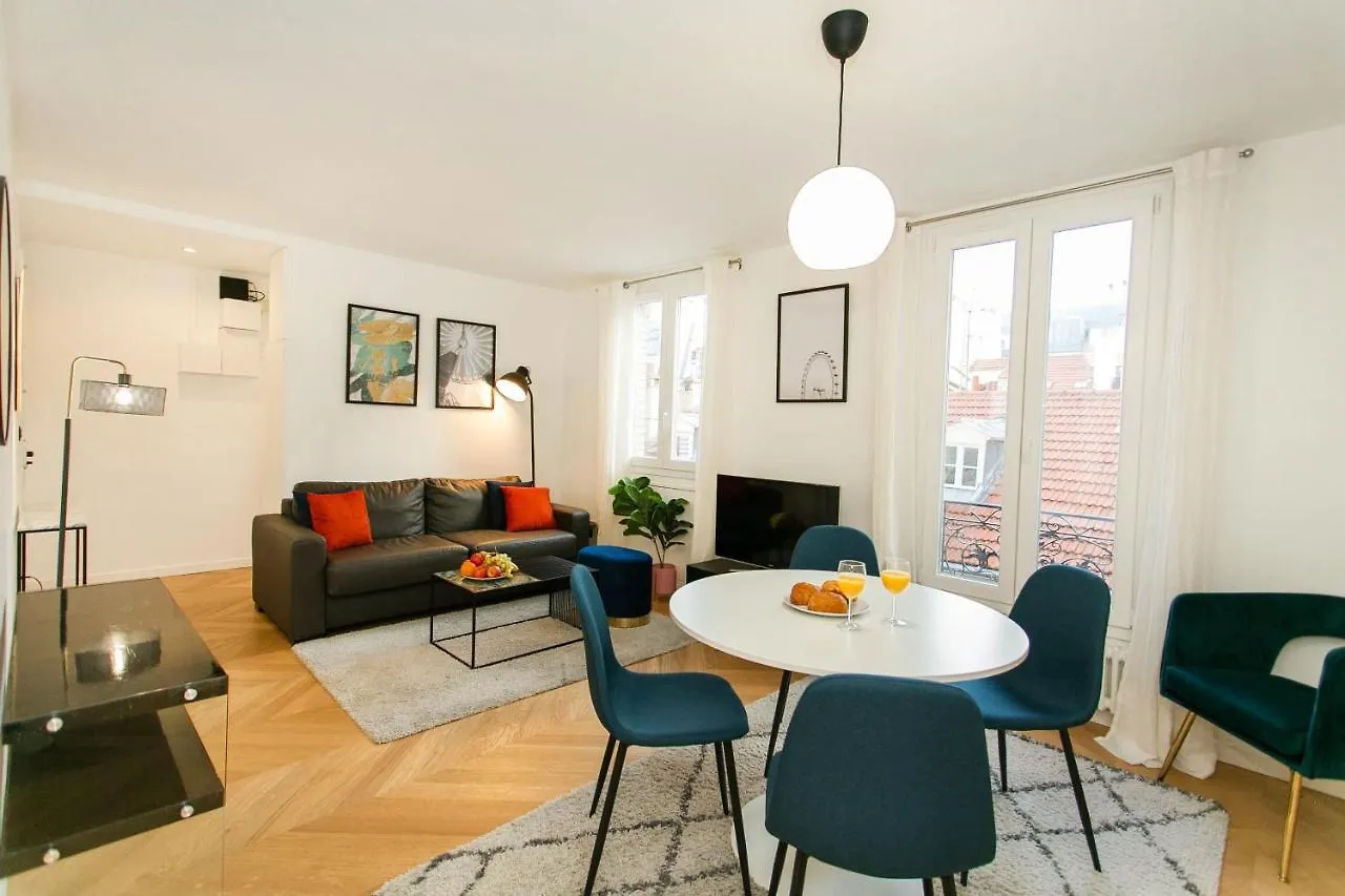 St Lazare & Madeleine - City Apartment Paris
