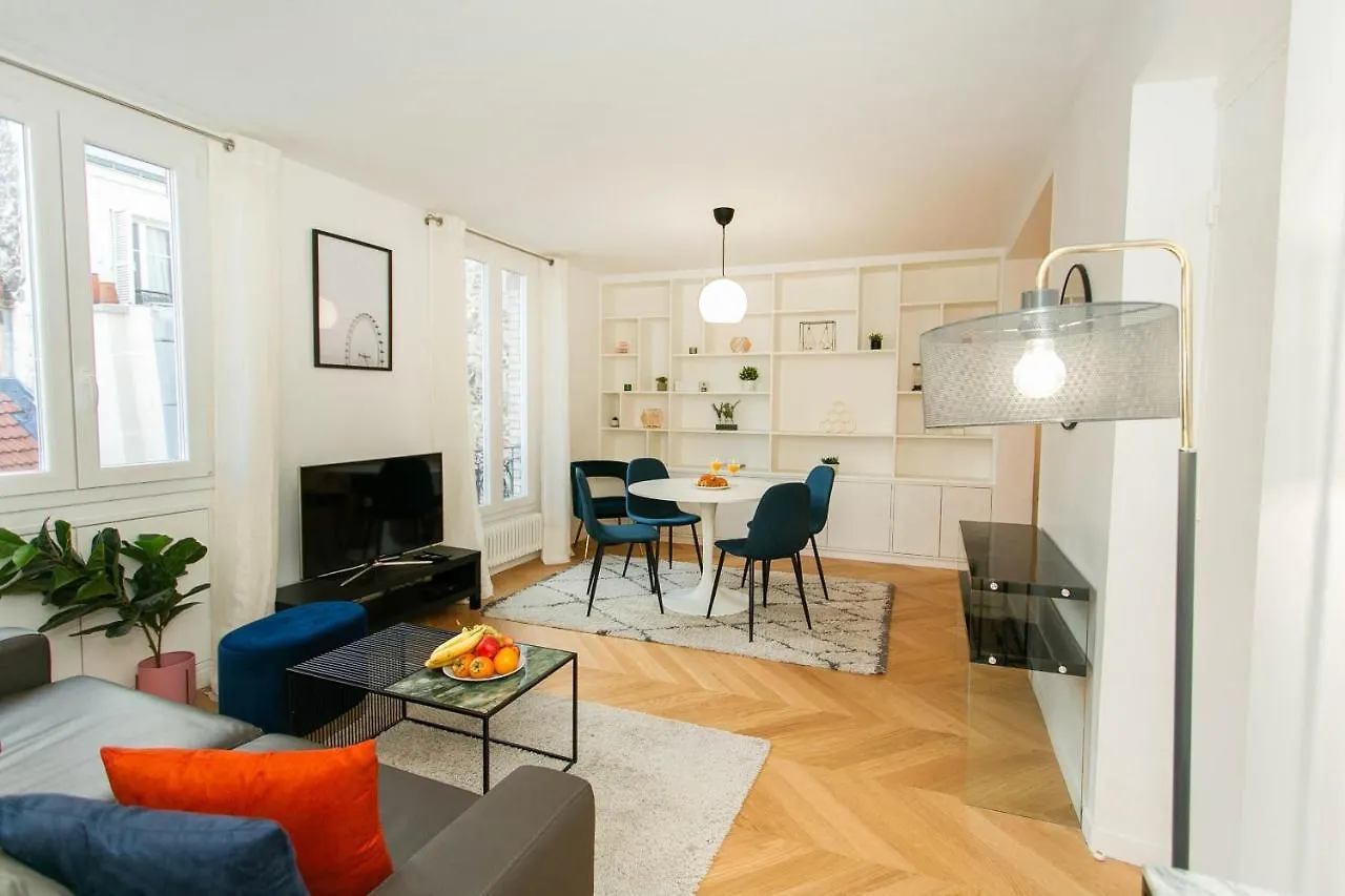 St Lazare & Madeleine - City Apartment Paris France