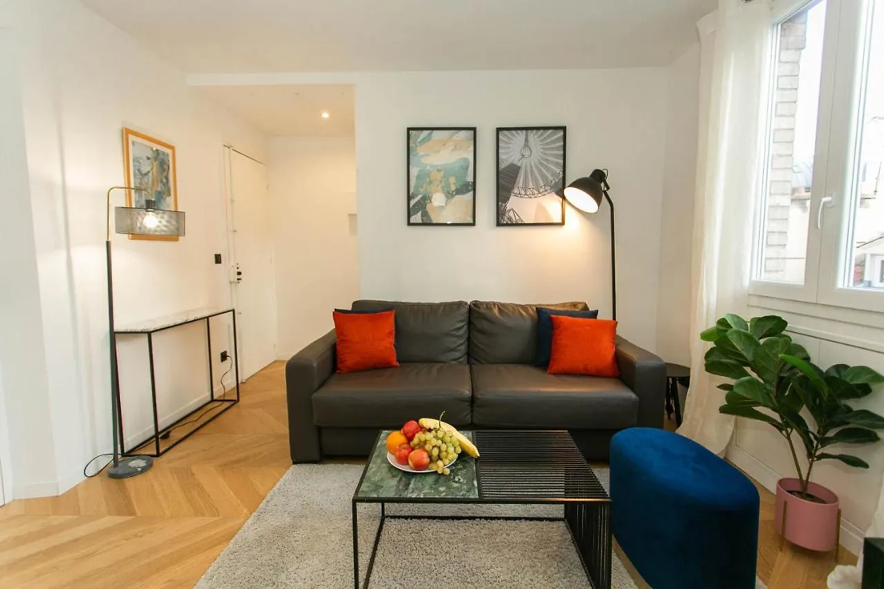 St Lazare & Madeleine - City Apartment Paris