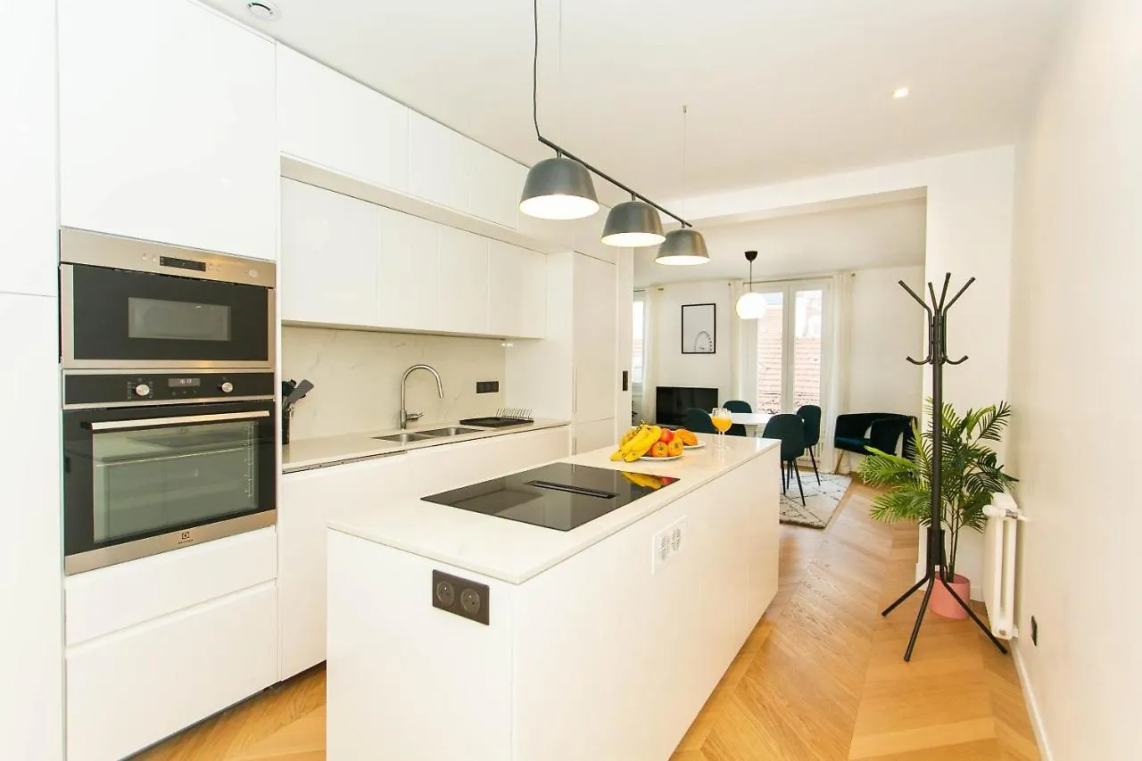 St Lazare & Madeleine - City Apartment Paris