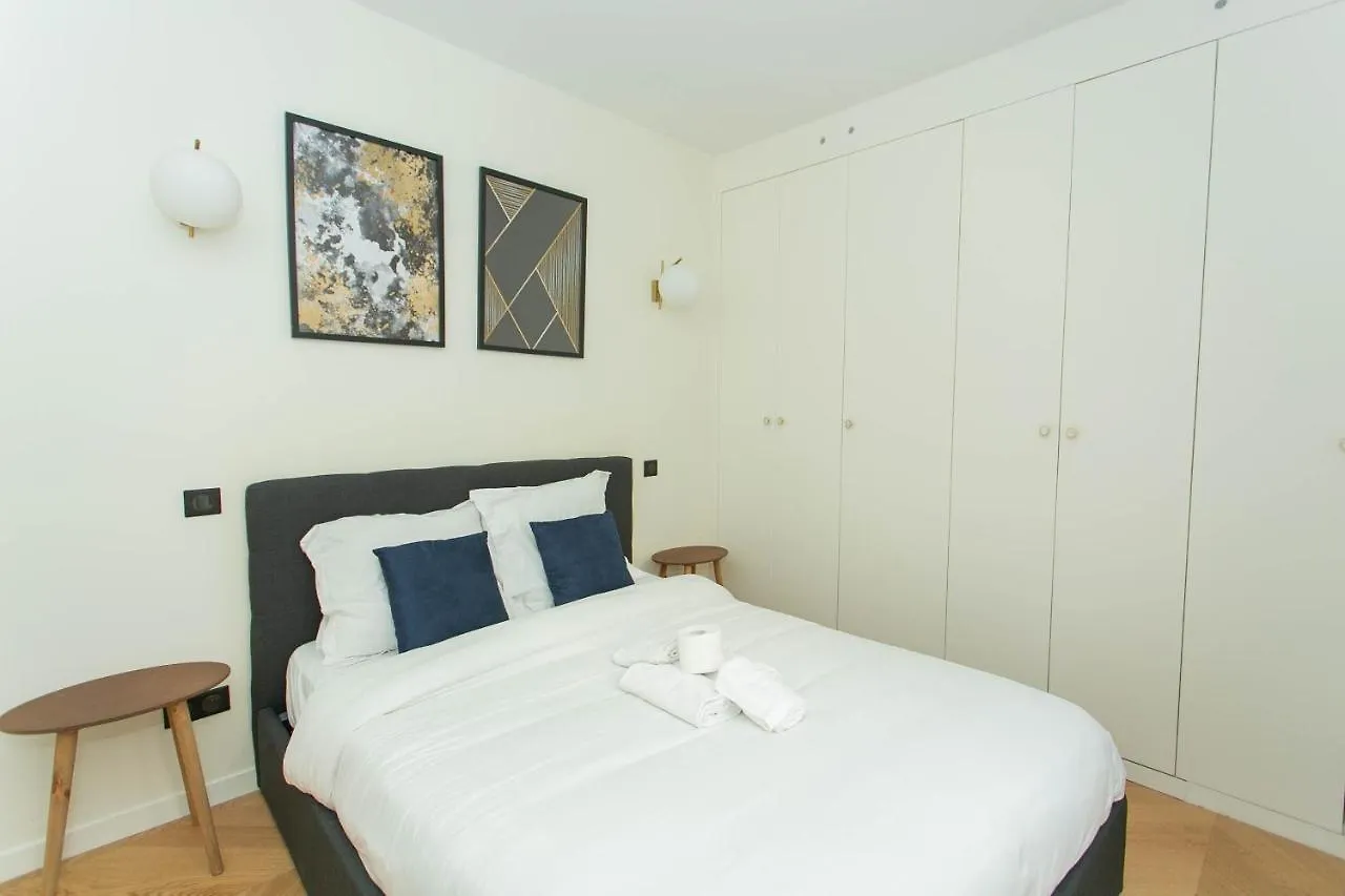 St Lazare & Madeleine - City Apartment Paris France