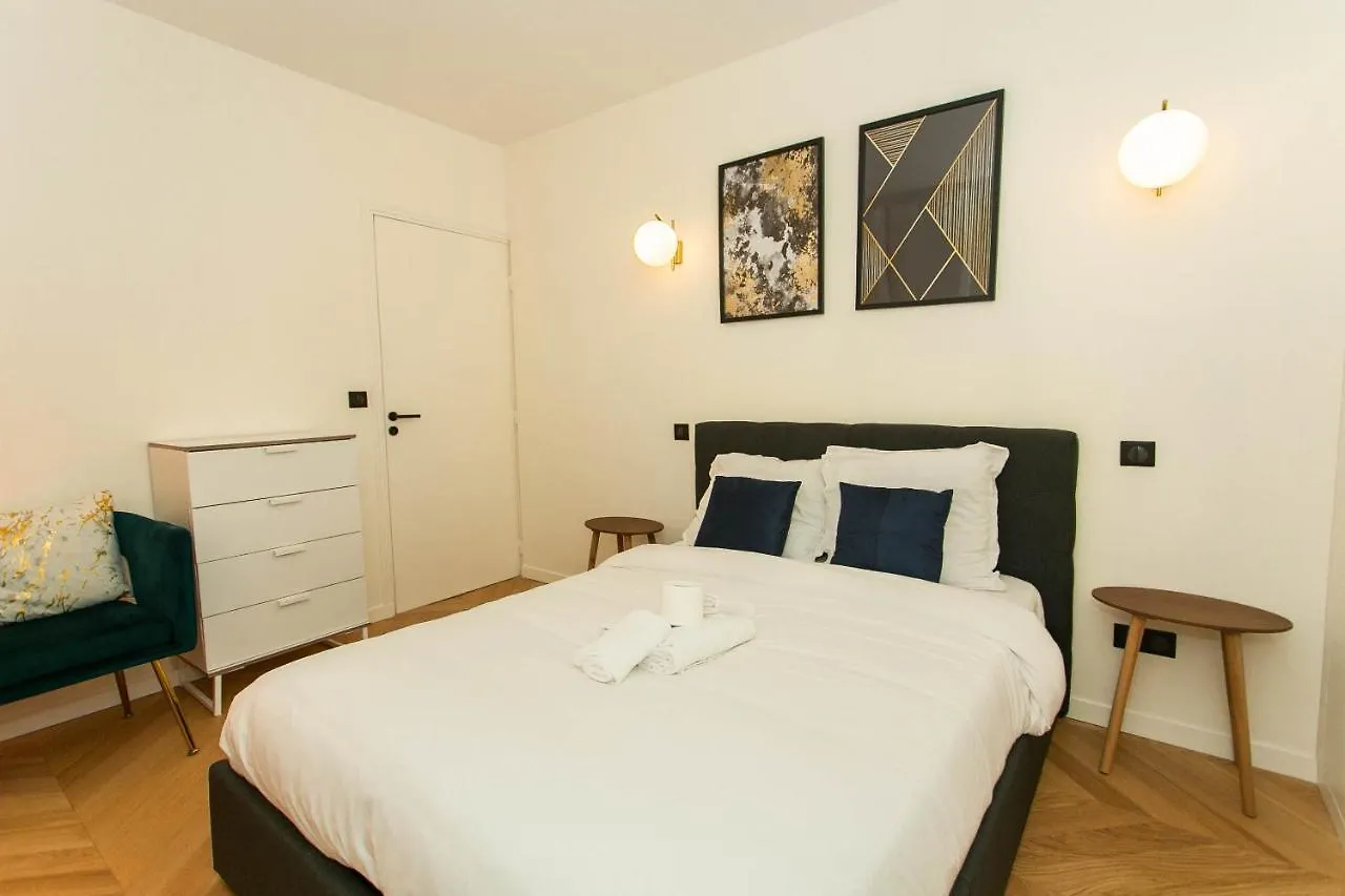 St Lazare & Madeleine - City Apartment Paris