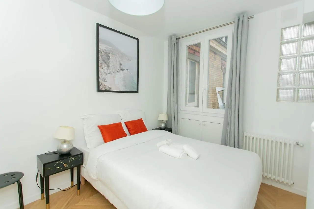 St Lazare & Madeleine - City Apartment Paris